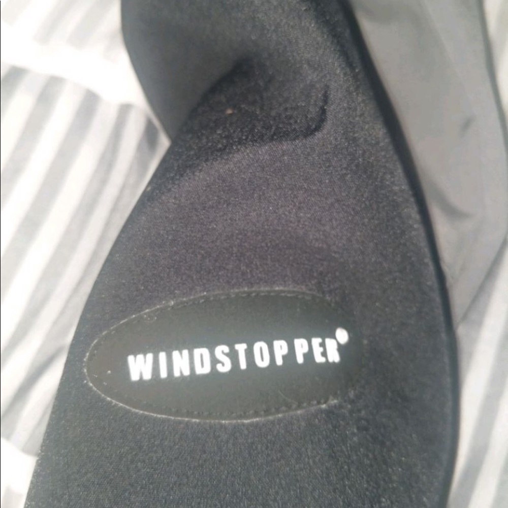 Windstopper - Picture 2 of 3